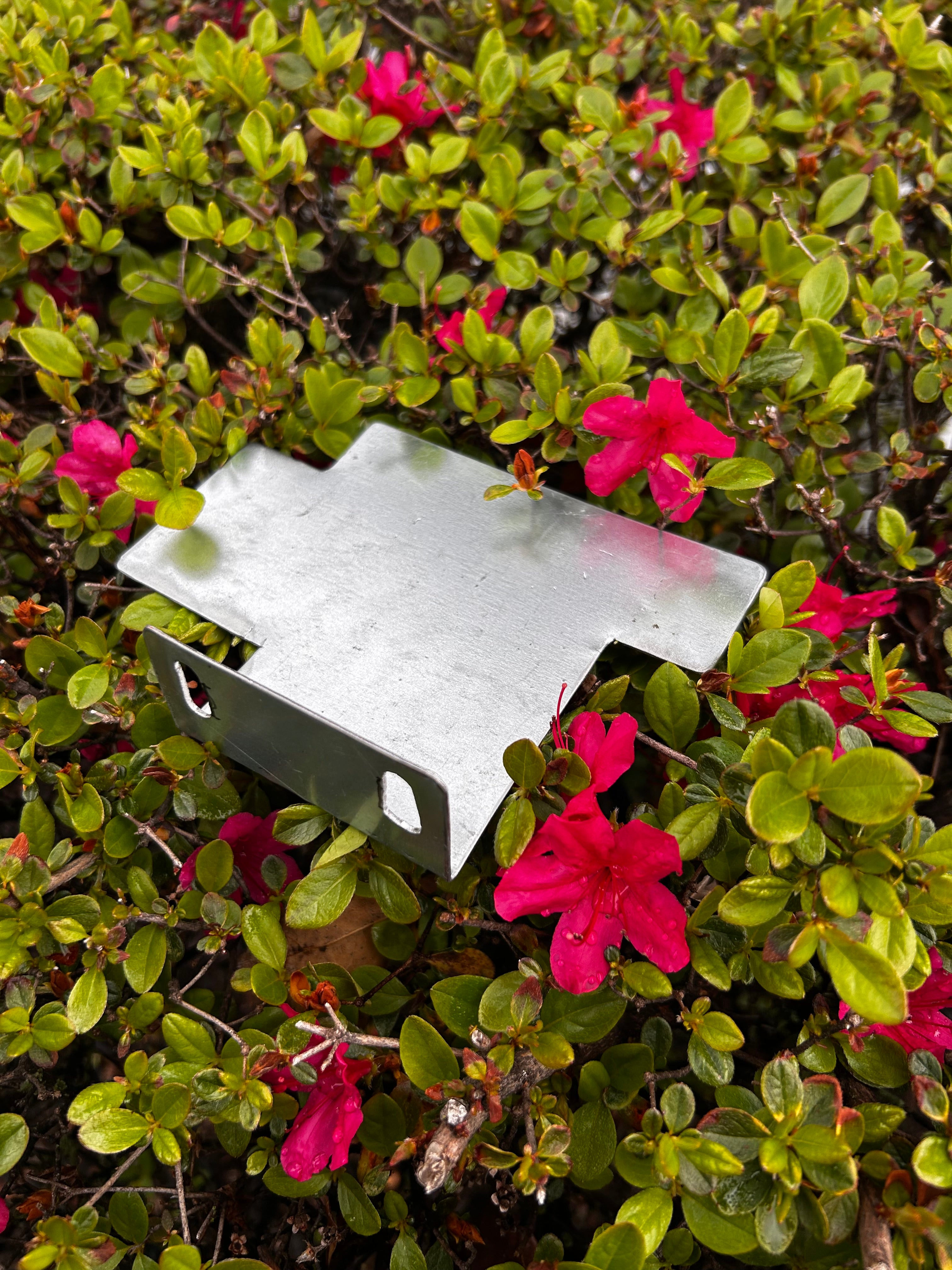 Metal Yozma storage compartment